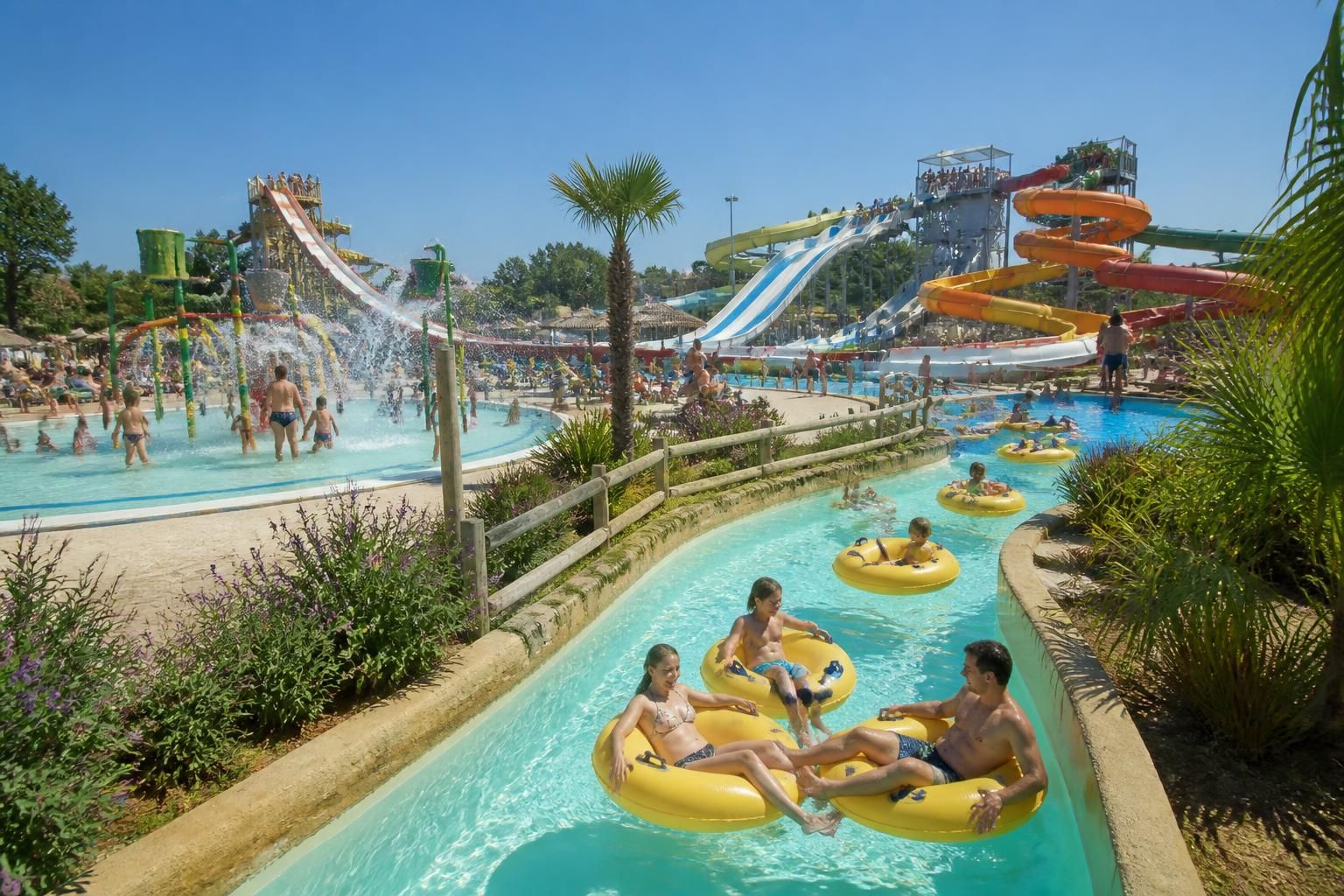 découvrez les meilleures attractions familiales dans les parcs aquatiques de vendée pour un été inoubliable en famille. toboggans, espaces enfants et activités ludiques pour petits et grands.